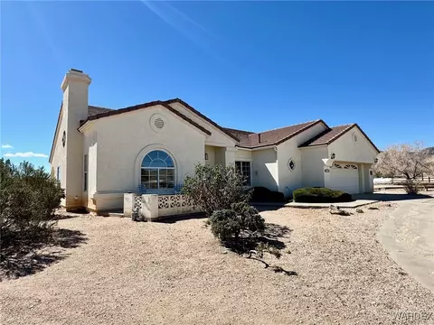 Exterior - 2176 E Cactus Wren Rd, Kingman, AZ 86409 photo 2 of 7