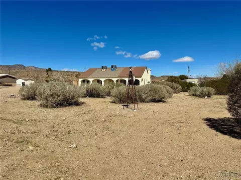Exterior - 2176 E Cactus Wren Rd, Kingman, AZ 86409 photo 4 of 7