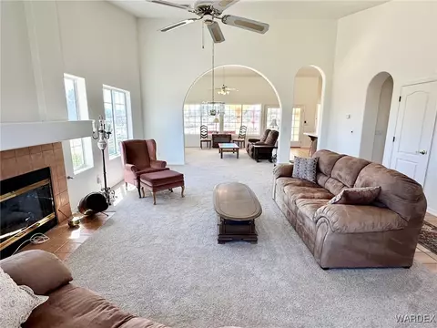 Living - 2176 E Cactus Wren Rd, Kingman, AZ 86409 photo 2 of 3