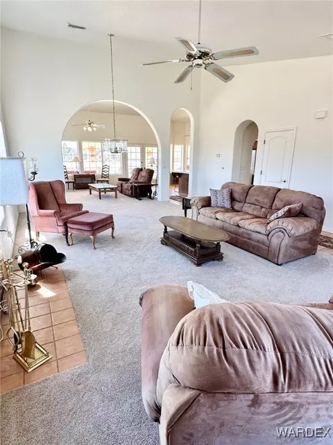 Living - 2176 E Cactus Wren Rd, Kingman, AZ 86409 photo 1 of 3