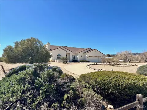 Exterior - 2176 E Cactus Wren Rd, Kingman, AZ 86409 photo 1 of 7
