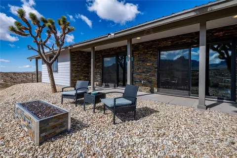 17289 N Lomila Dr, Dolan Springs, AZ 86441
