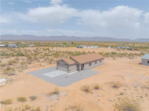 4602 Mormon Flats Rd, Golden Valley, AZ 86413