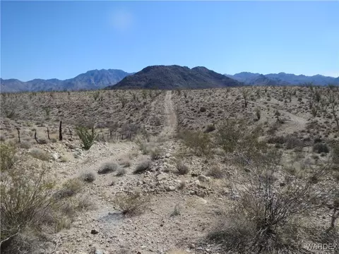 00 Strait Rd, Yucca, AZ 86438 photo 4