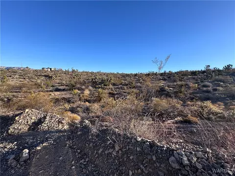 5520 W Cormorant Dr, Meadview, AZ 86444