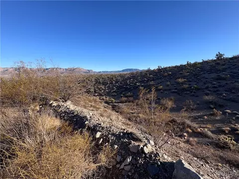 1940 W Cormorant Dr, Meadview, AZ 86444