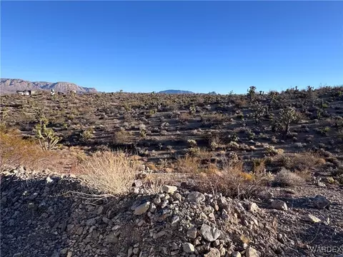 1960 W Cormorant Dr, Meadview, AZ 86444