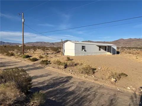 3676 N Avra Rd, Golden Valley, AZ 86413