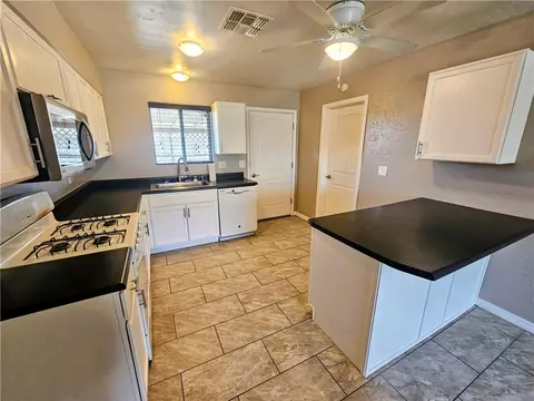Kitchen - 2800 E Thompson Ave, Kingman, AZ 86409 photo 1 of 3