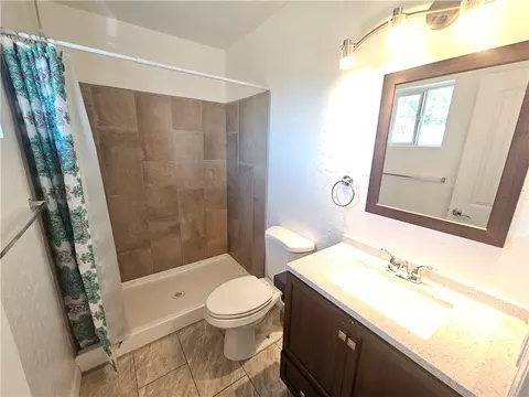 Bath - 2800 E Thompson Ave, Kingman, AZ 86409 photo 1 of 3