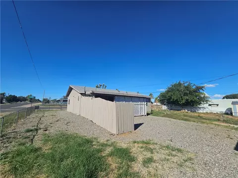 Exterior - 2800 E Thompson Ave, Kingman, AZ 86409 photo 5 of 7