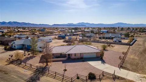 7154 W Nova Dr, Golden Valley, AZ 86413