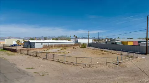 1050 Gemstone Ave, Bullhead City, AZ 86442