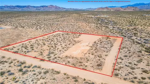3596 S Jaguar Rd, Golden Valley, AZ 86413