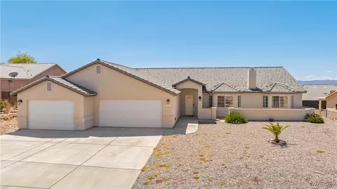 835 Warren Rd, Bullhead City, AZ 86429