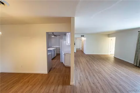 Living - 415 Jackson St, Kingman, AZ 86401 photo 5 of 8
