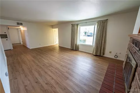 Living - 415 Jackson St, Kingman, AZ 86401 photo 1 of 8