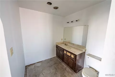 Bath - 415 Jackson St, Kingman, AZ 86401 photo 6 of 6