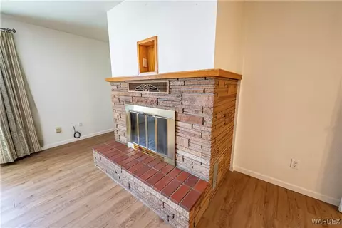Living - 415 Jackson St, Kingman, AZ 86401 photo 2 of 8