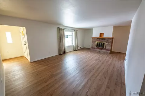 Living - 415 Jackson St, Kingman, AZ 86401 photo 3 of 8