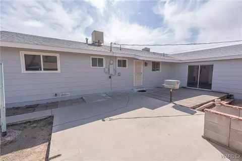 Exterior - 415 Jackson St, Kingman, AZ 86401 photo 7 of 8