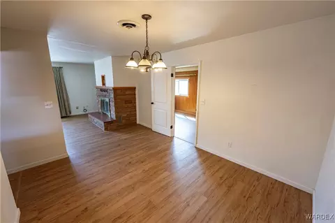 Living - 415 Jackson St, Kingman, AZ 86401 photo 6 of 8