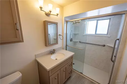 Bath - 415 Jackson St, Kingman, AZ 86401 photo 4 of 6