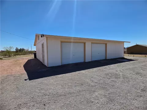 3000 W Carmichael Rd, Golden Valley, AZ 86413