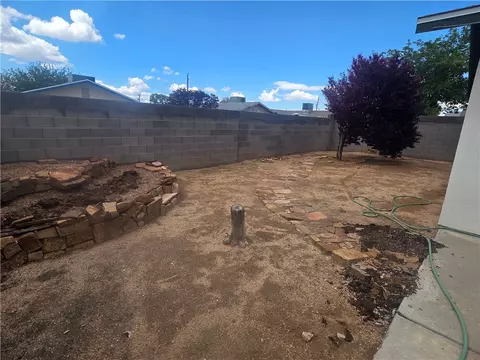 Exterior - 2535 Ashfork Ave, Kingman, AZ 86401 photo 4 of 4