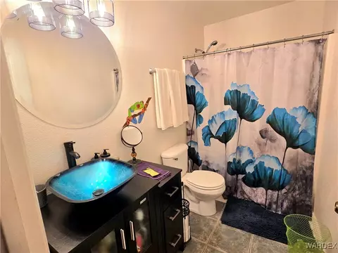 Bath - 2535 Ashfork Ave, Kingman, AZ 86401 photo 3 of 3