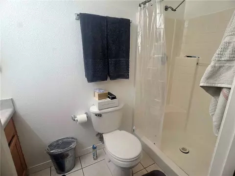 Bath - 2535 Ashfork Ave, Kingman, AZ 86401 photo 2 of 3