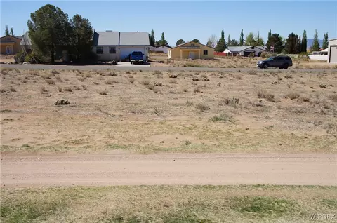 7895 E Pebble Dr, Kingman, AZ 86401 photo 3