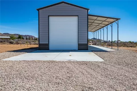 3592 N Bouse Rd, Golden Valley, AZ 86413