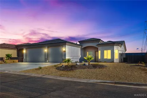 1995 E Winter Haven Dr, Mohave Valley, AZ 86440