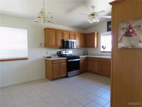 3351 E Cane Dr, Kingman, AZ 86409 photo 5