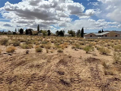 7504 E Cayuse Dr, Kingman, AZ 86401