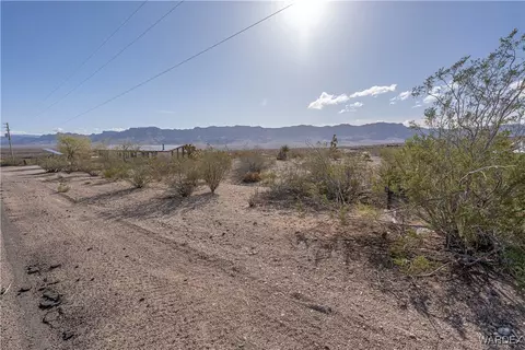 30430 N Haystack Dr, Meadview, AZ 86444 photo 2