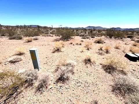 21388 N Spear Blvd, White Hills, AZ 86445