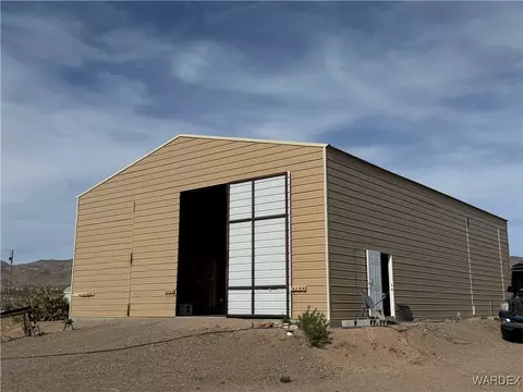 3958 W Abrigo Dr, Golden Valley, AZ 86413