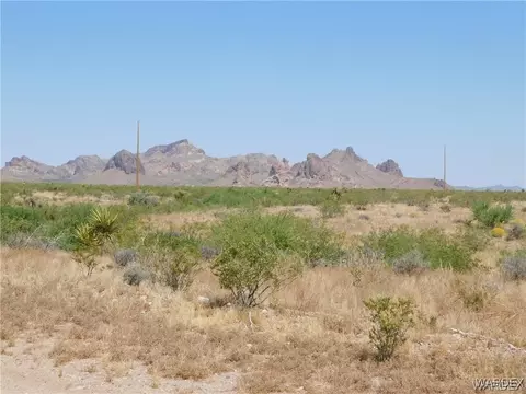 lot1 W Volcanic Dr, Golden Valley, AZ 86413