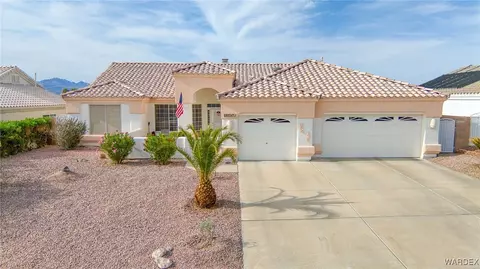 2547 Sundown Cir, Bullhead City, AZ 86442