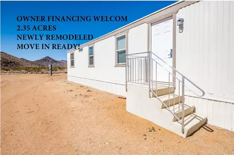 5714 N Davis Rd, Golden Valley, AZ 86413