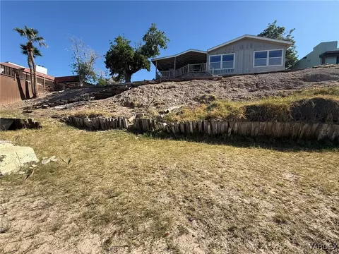 2085 Whitewater Dr, Bullhead City, AZ 86442