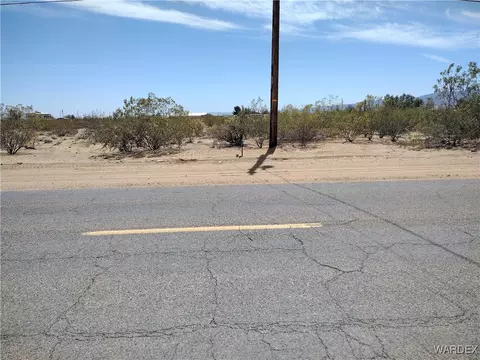 000 W Chino Rd, Golden Valley, AZ 86413