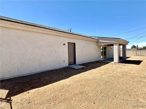 Exterior - 2455 E Hearne Ave, Kingman, AZ 86409 photo 6 of 7