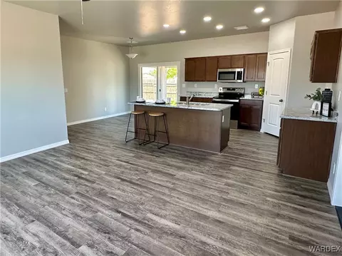 Kitchen - 2455 E Hearne Ave, Kingman, AZ 86409 photo 1 of 6