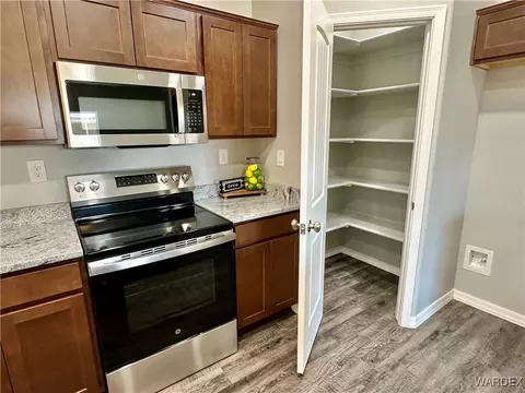 Kitchen - 2455 E Hearne Ave, Kingman, AZ 86409 photo 6 of 6