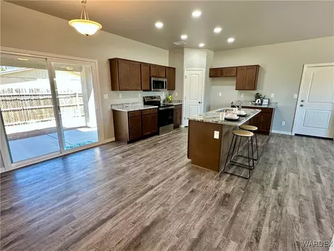 Kitchen - 2455 E Hearne Ave, Kingman, AZ 86409 photo 2 of 6