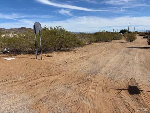 000 Hunt, Golden Valley, AZ 86413