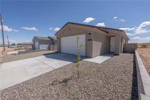 2718 Sage St, Kingman, AZ 86401